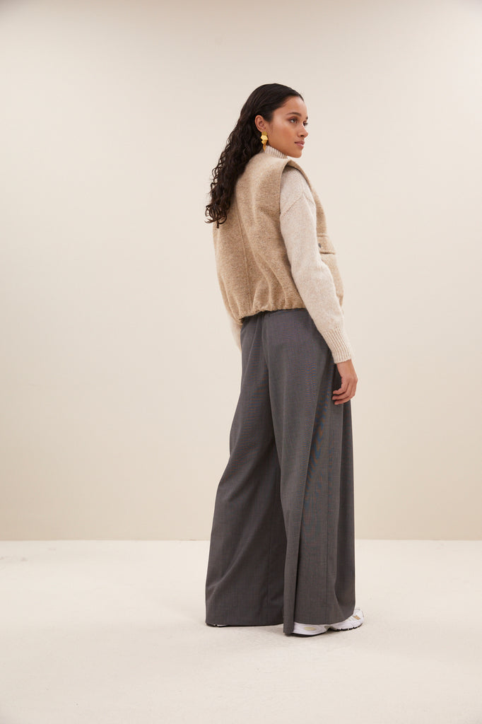 Maggie sleeveless jacket